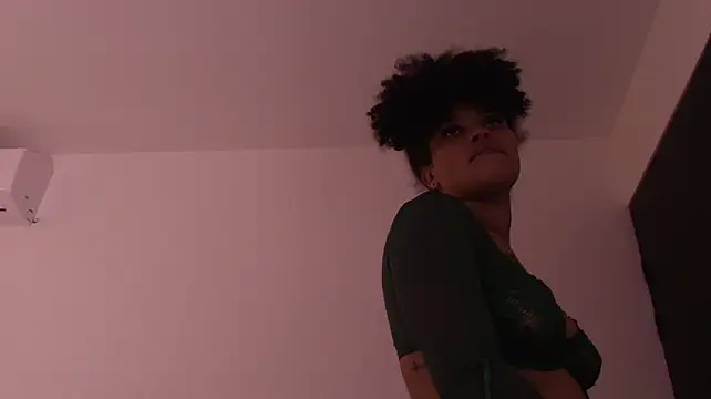 naia_blessed's Live XXX Chat