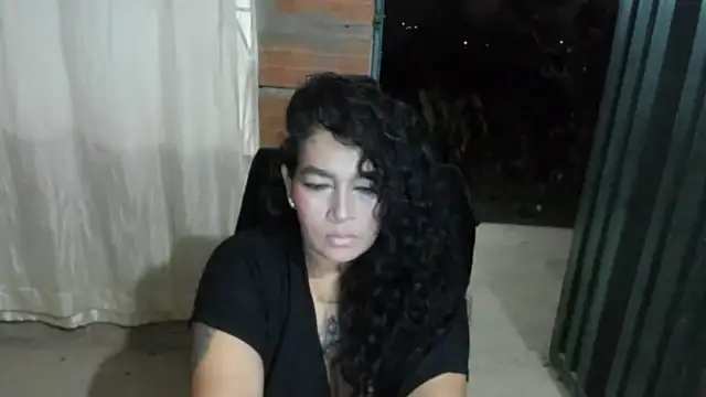 צ'אט XXX בשידור חי של yunkeyc