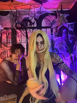 Lilith_X_Lucifer's Live XXX Chat
