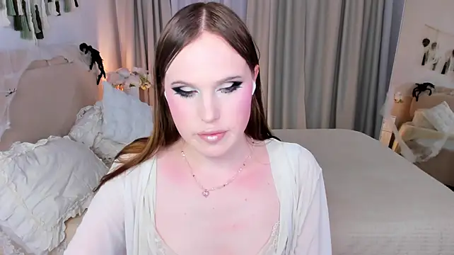 EffieMinki Adlı Modelin Canlı XXX Sohbeti