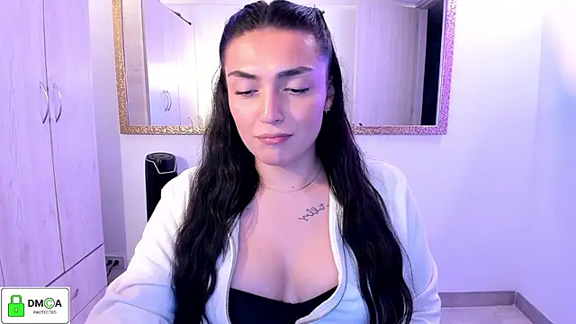 EricaVanderhill Adlı Modelin Canlı XXX Sohbeti