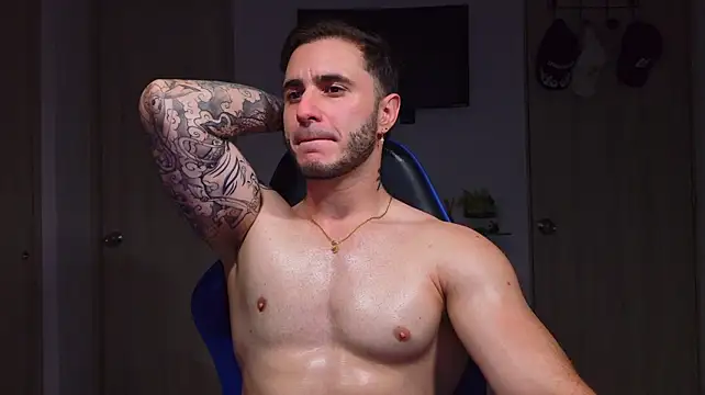 Latino_stud4u 网络视讯表演