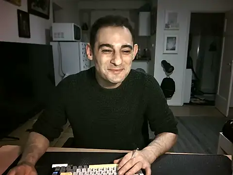 mihaimichael Adlı Modelin Canlı XXX Sohbeti