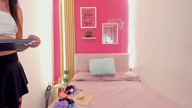 CataleiaLatinのライブXXXチャット