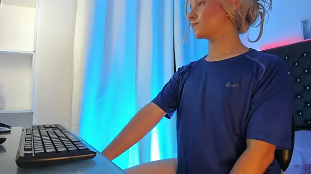 BellaRoge live XXX chat