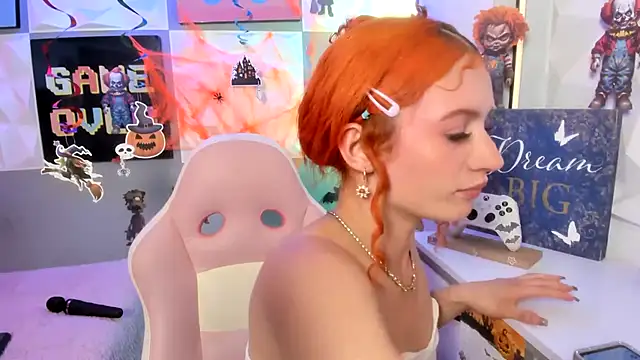 AdelaineBestのライブXXXチャット