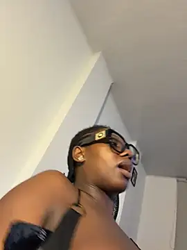 HudahBigAss' Live XXX Chat