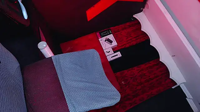 abrilbigcock Live XXX-chat