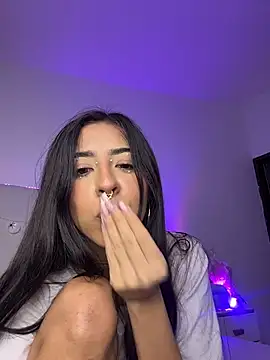 Mirandaa_Rogers' Live XXX Chat