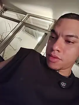 AlphaMasterXxx XXX чат на живо
