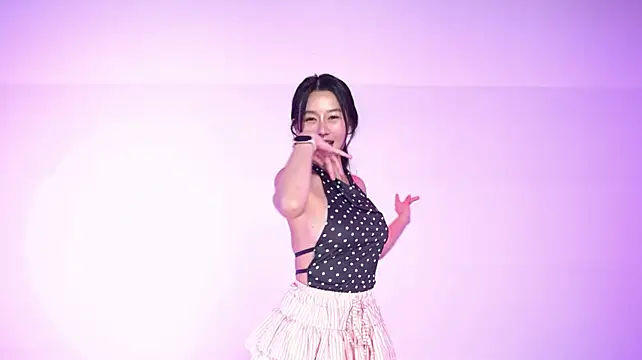 Honeyy-AngelのライブXXXチャット