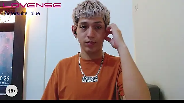 bittersuite_blue's Live XXX Chat
