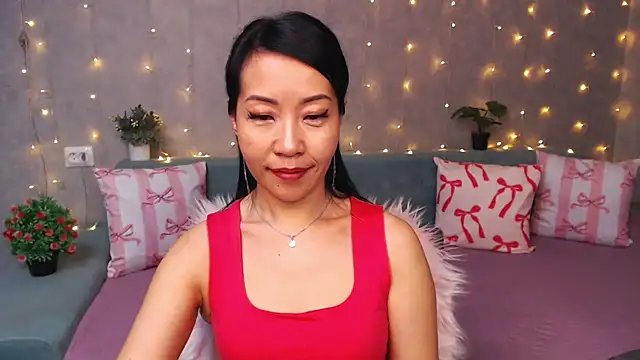 LiaPak's Live XXX Chat