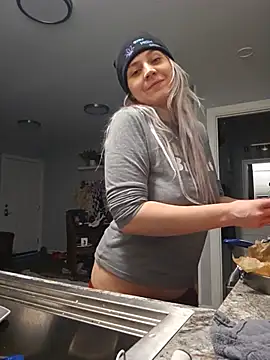 ScarletsWeb's Live XXX Chat