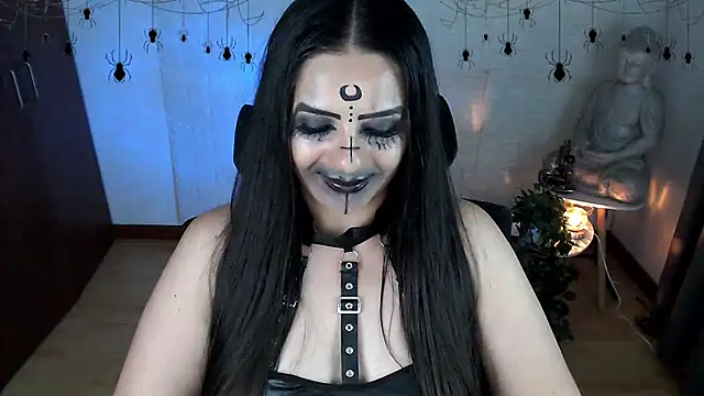GODDESS_EVANS Adlı Modelin Canlı XXX Sohbeti