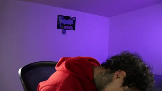 XXX chat uživo modela trieone