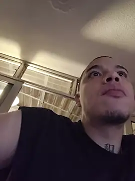 Chat +18 de AlphaMasterXxx ao vivo