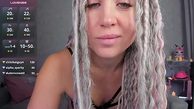 XXX chat uživo modela Fire__Dancer
