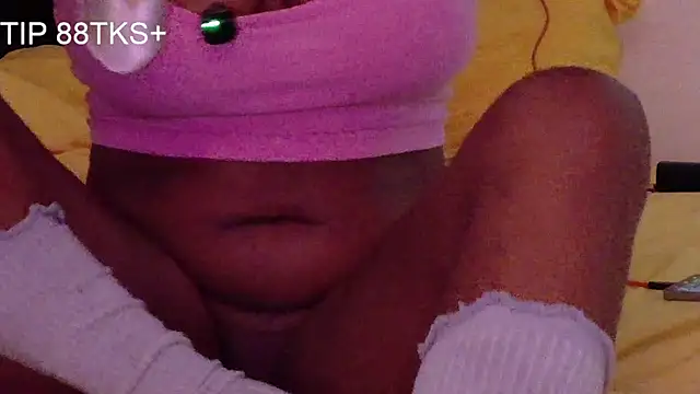 Mayslive199518 Adlı Modelin Canlı XXX Sohbeti
