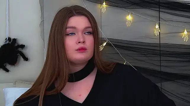 CrystalLyons' Live XXX Chat