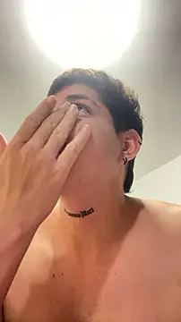 Fozil_Dvice Live XXX-chat