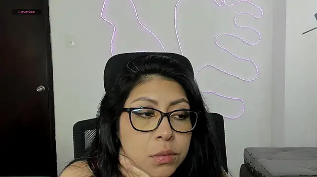 แชท XXX สดของ valentinaSexGoddess