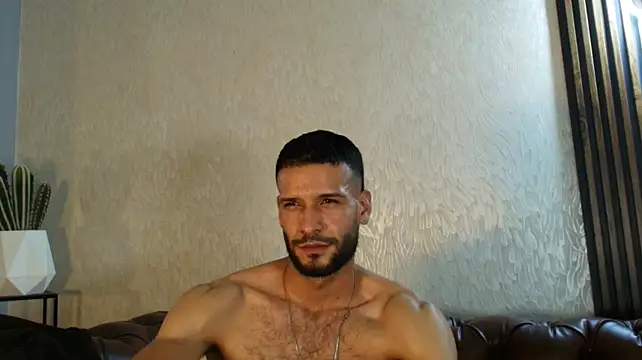 XXX chat uživo modela Jacob_Benelli