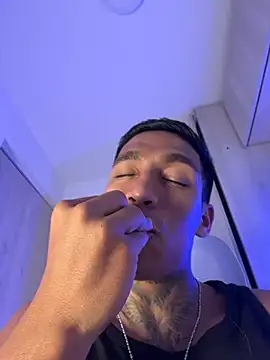 XXX chat uživo modela sendfer