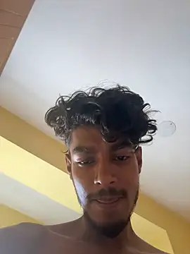 XXX chat uživo modela GunSlay