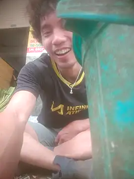 traiwe06's Live XXX Chat