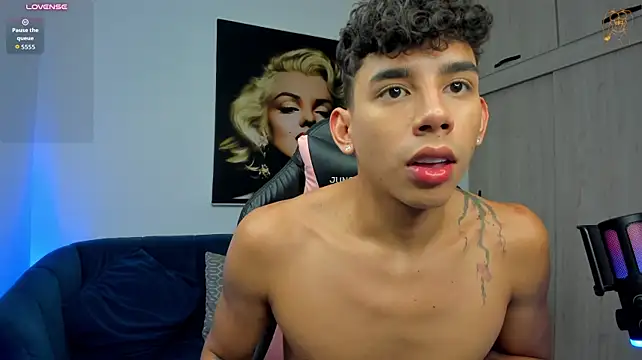 Онлайн чат XXX andy_cute22
