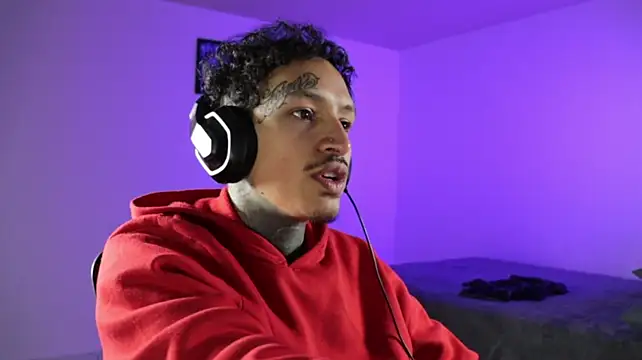 trieone live XXX chat