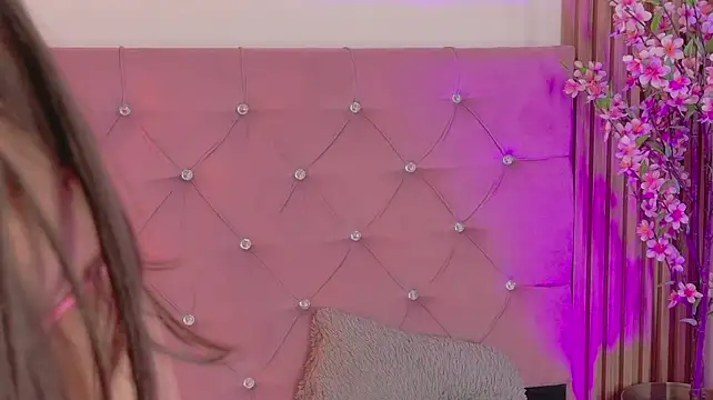 liaa_queenn 现场XXX聊天