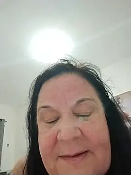 YayaMineira Live XXX-Chat