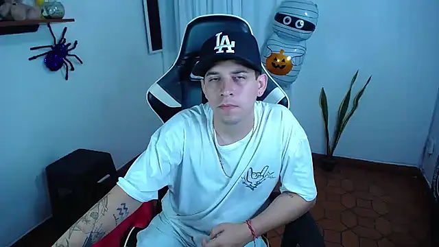XXX chat uživo modela 420Liam