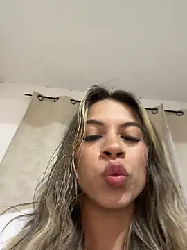 Czat XXX na żywo – Mia_Rosee1