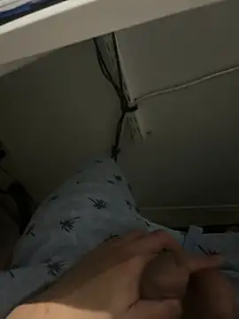 awesomemilkss webcam show