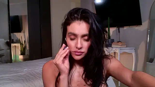 XXX chat uživo modela Milana_De