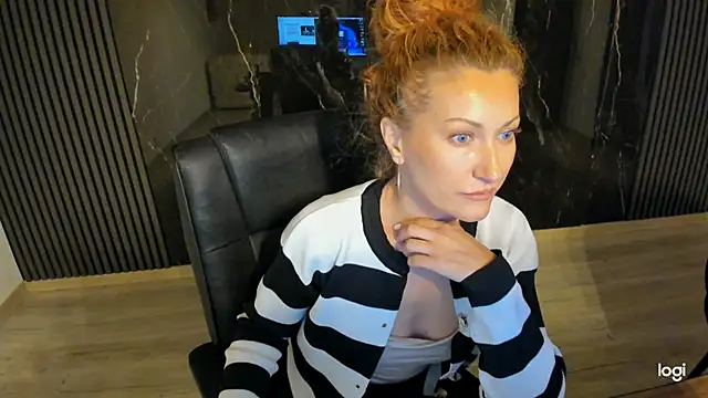 adore-me's Live XXX Chat
