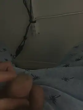 awesomemilkss Show in webcam