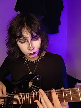 Pokazy przed kamerką – Helena_bat