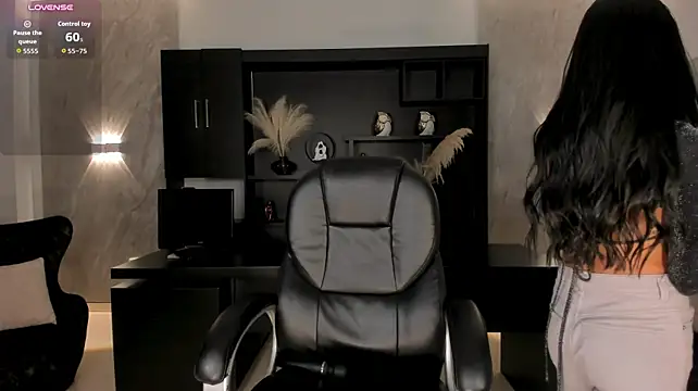 ArianaWest1 Adlı Modelin Canlı XXX Sohbeti