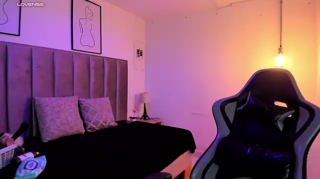 Czat XXX na żywo – Kitty_Gang