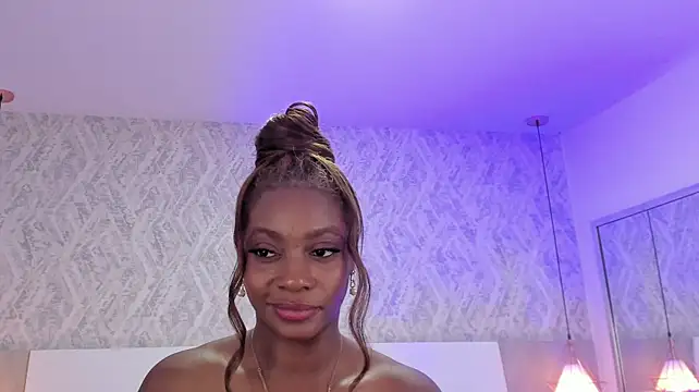 Tisha-Cole Adlı Modelin Canlı XXX Sohbeti