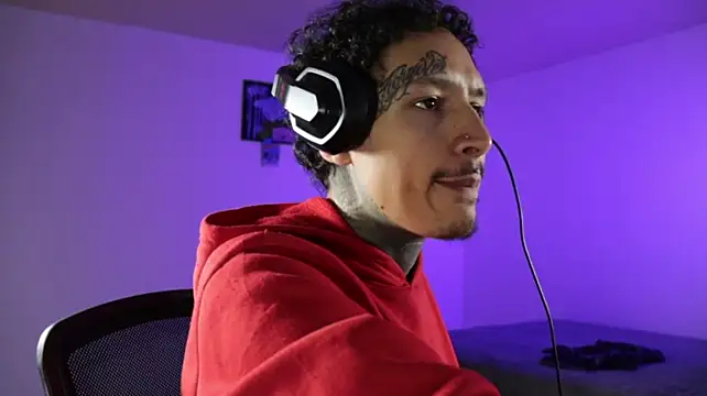 trieone live XXX chat