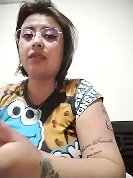 BlondeMilf69's Live XXX Chat