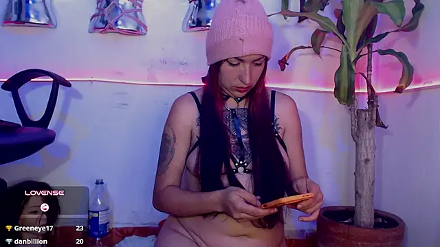 LucyStrike_'s Live XXX Chat