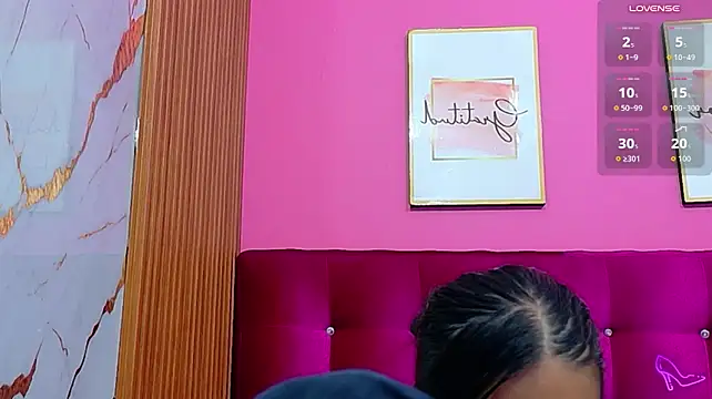 yourcuteneighbourr's Live XXX Chat