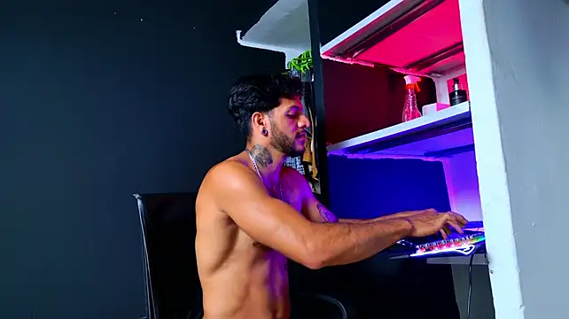JuanBladeのライブXXXチャット