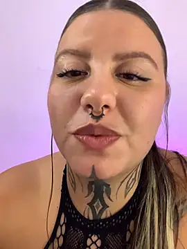 XXX chat uživo modela ElliWeaver